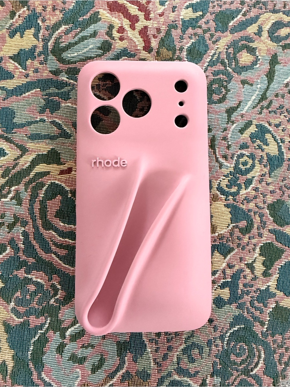 17 Pro Rhode “Pretzel” Pink Silicone Phone Case with Built-in Grip